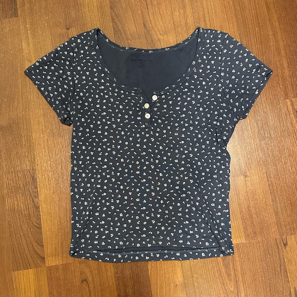 Brandy Melville Navy Blue Floral Short Sleeve Tee